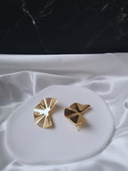 Alma Boucles d'Oreilles Dorées en Acier Inoxydable - Bijou Femme Élégant
