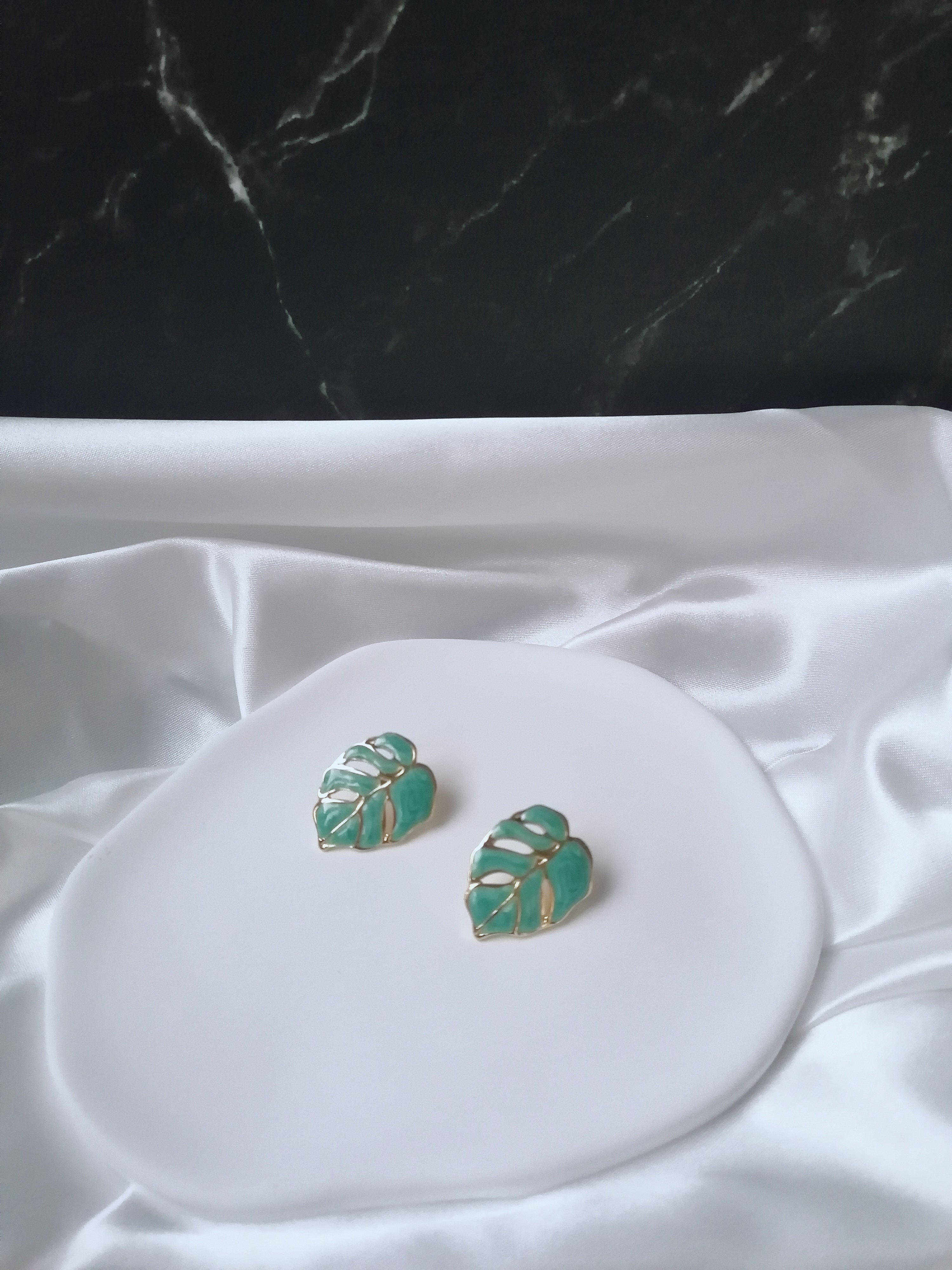 Azely Boucles d'Oreilles Dorées Motif Feuille Orange Vert - Acier Inoxydable