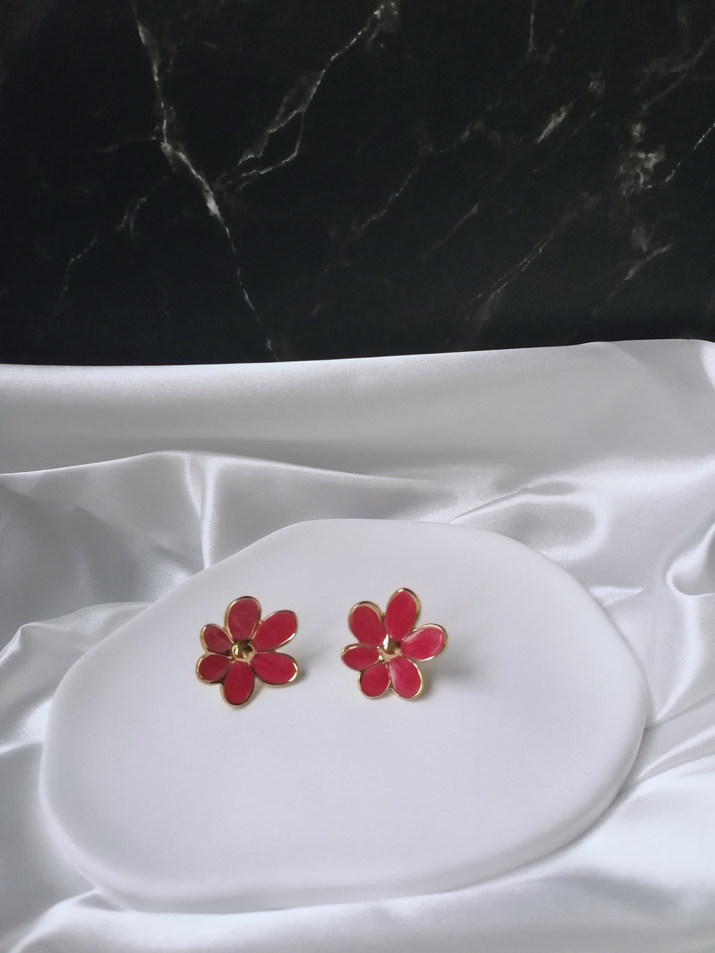 Iris Boucles d'Oreilles Dorées Motif Floral Rouge Rose - Acier Inoxydable