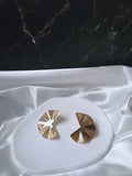 Alma Boucles d'Oreilles Dorées en Acier Inoxydable - Bijou Femme Élégant