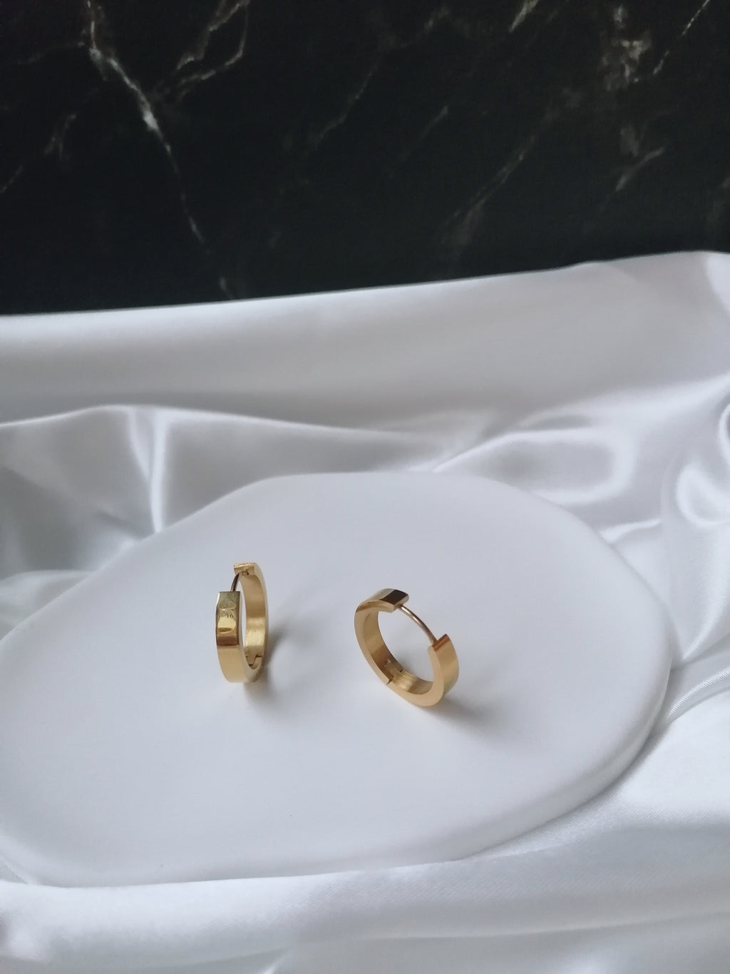 Gaia Boucles d'Oreilles Dorées en Acier Inoxydable - Bijou Femme Élégant