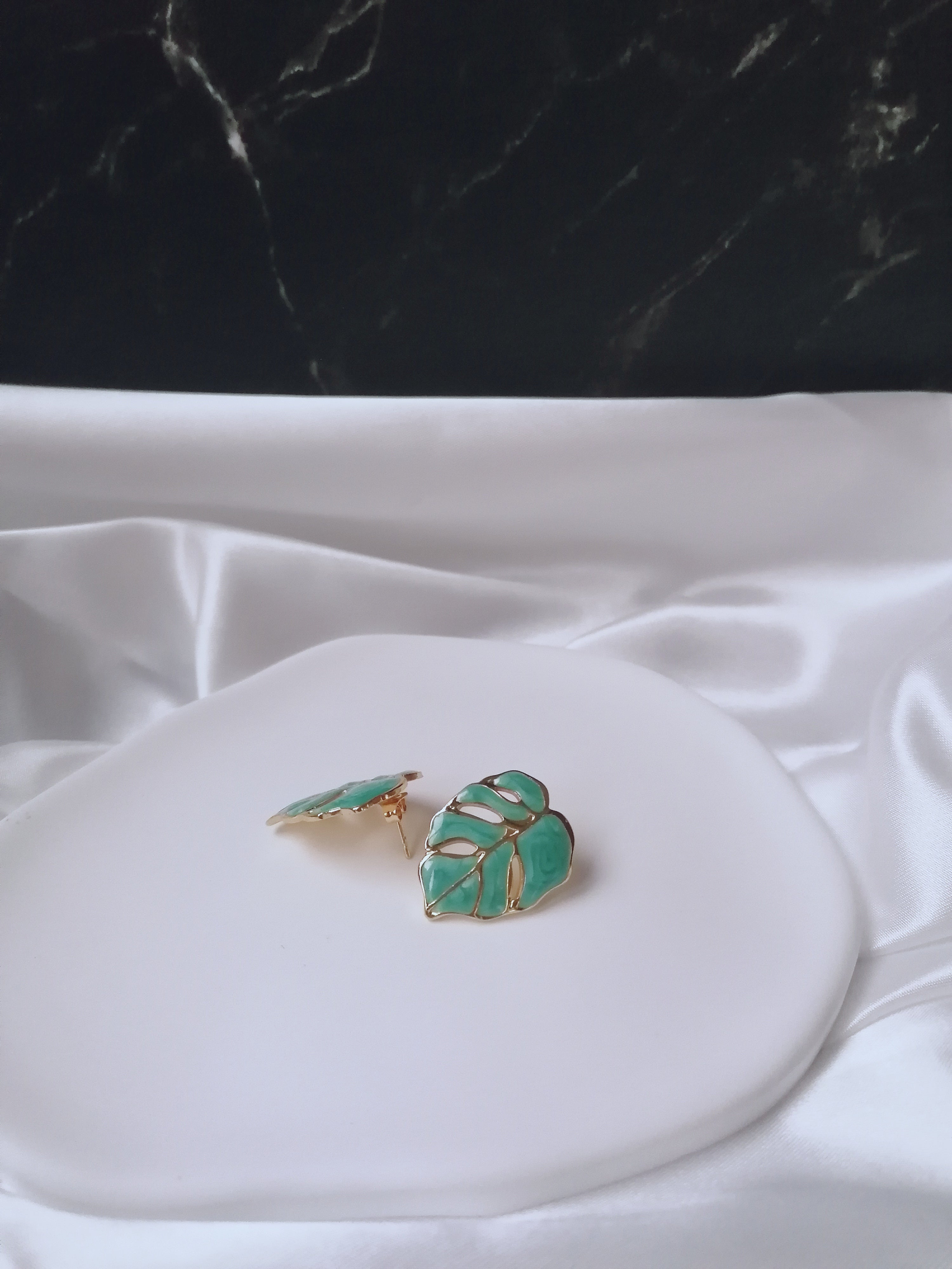 Azely Boucles d'Oreilles Dorées Motif Feuille Orange Vert - Acier Inoxydable